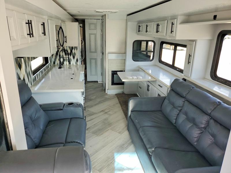 2022 Freightliner Chassis XC RV