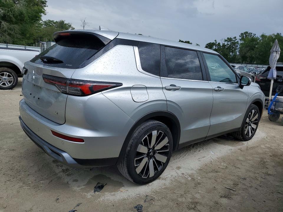 2025 Mitsubishi Outlander se