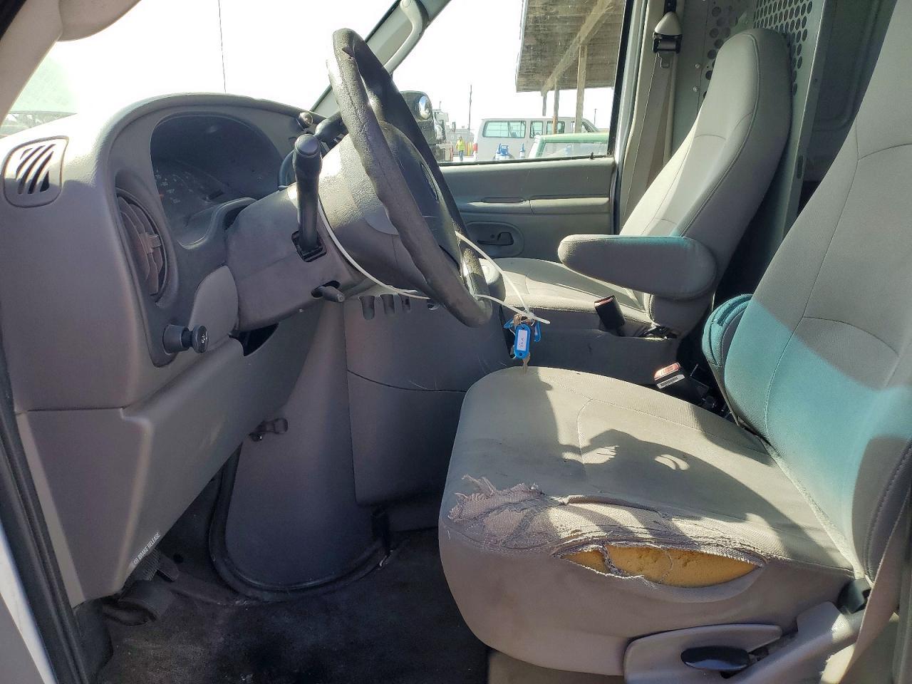 2005 Ford E350 Delivery Van