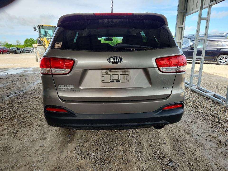 2016 KIA Sorento lx V6