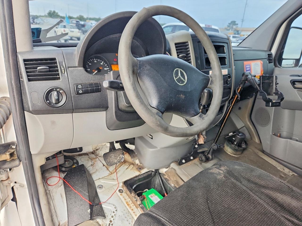2012 Mercedes-Benz Sprinter 2500 Delivery Van