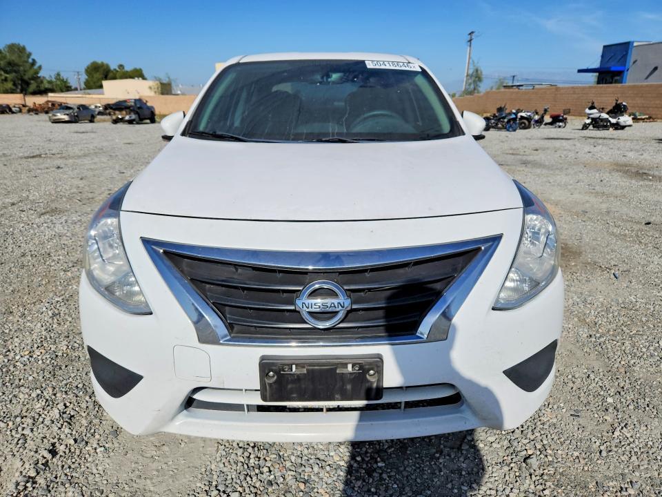 2018 Nissan Versa sv