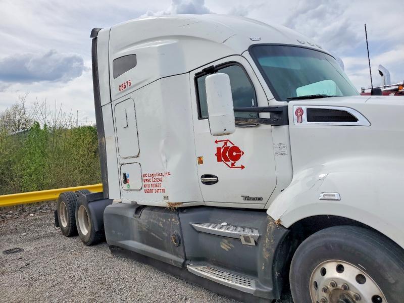 2019 Kenworth T680 Semi Truck