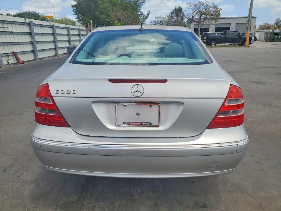 2003 Mercedes-Benz E 320