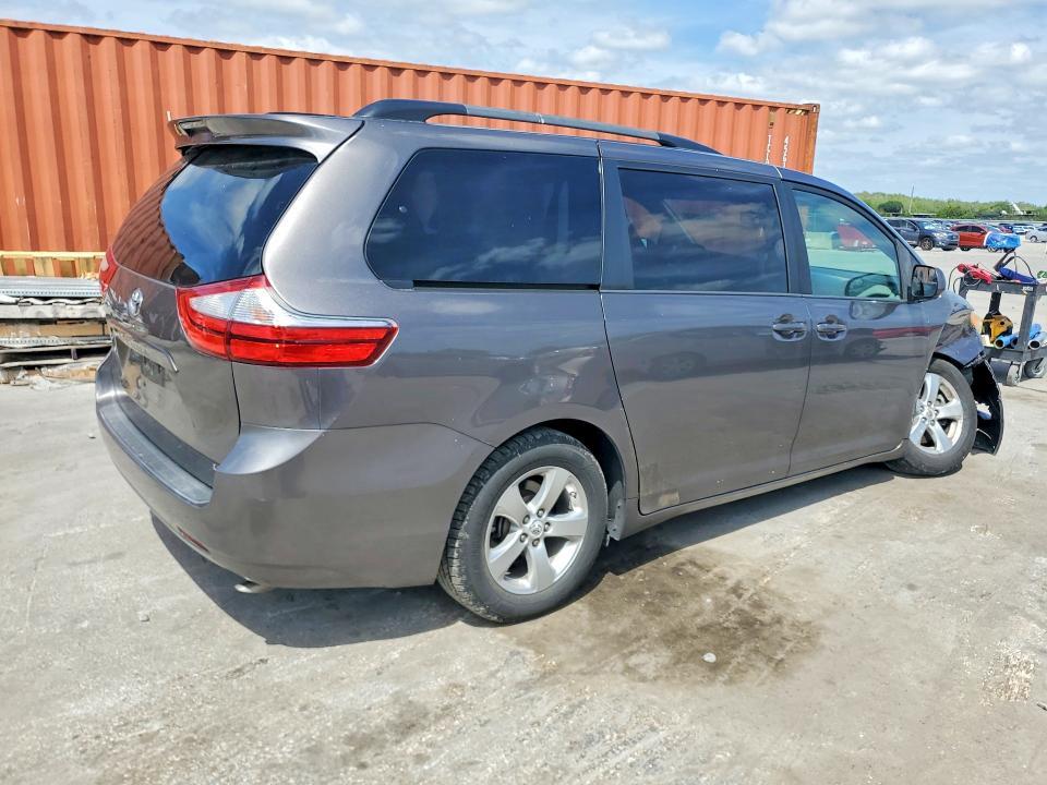 2015 Toyota Sienna le