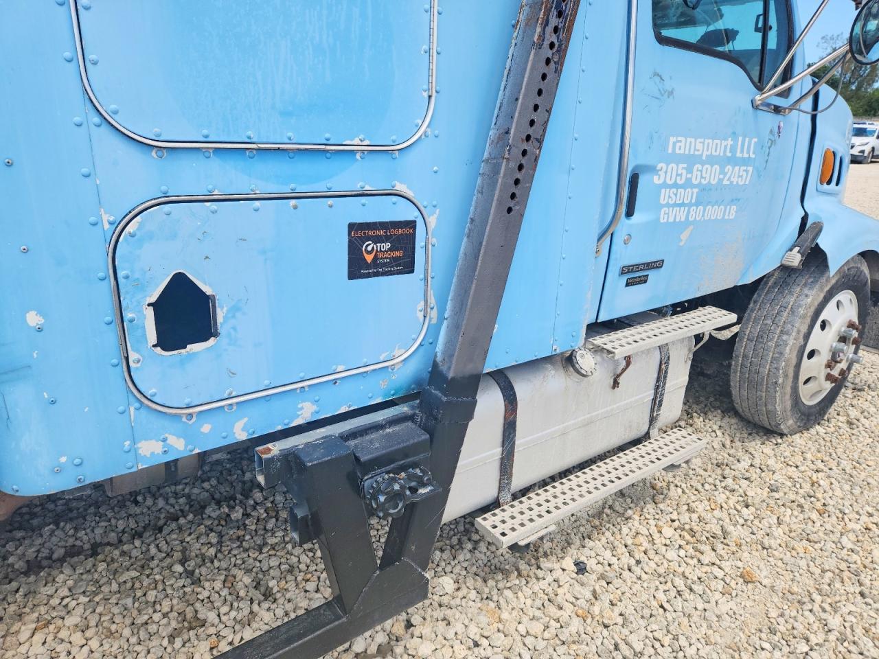 2005 Sterling LC Car HAU-Semi Truck