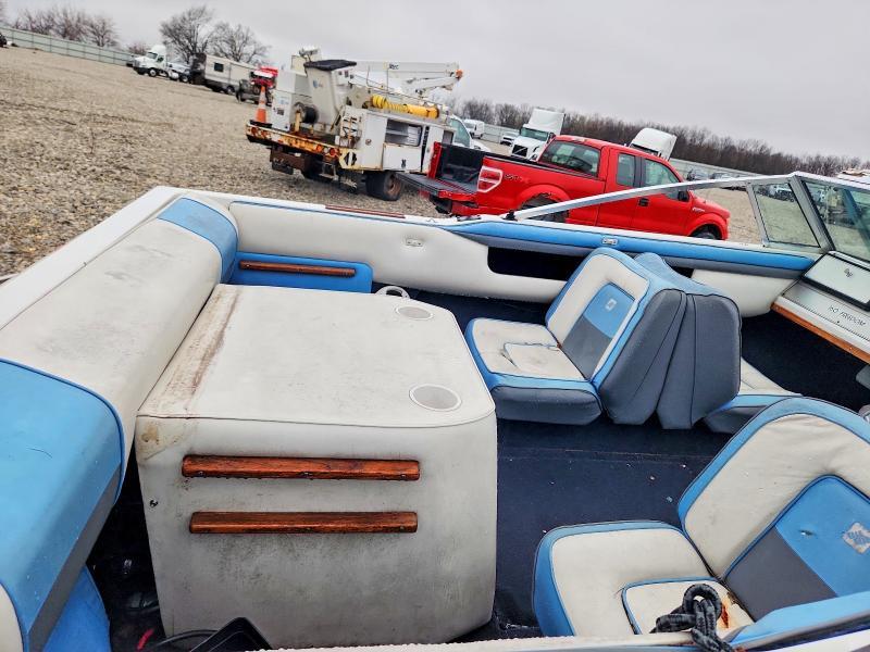 1989 Four Winds 1989 Four Winns Boat