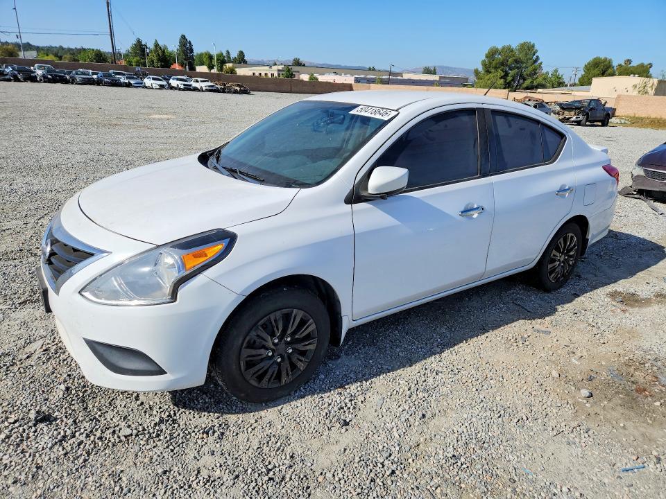 2018 Nissan Versa sv