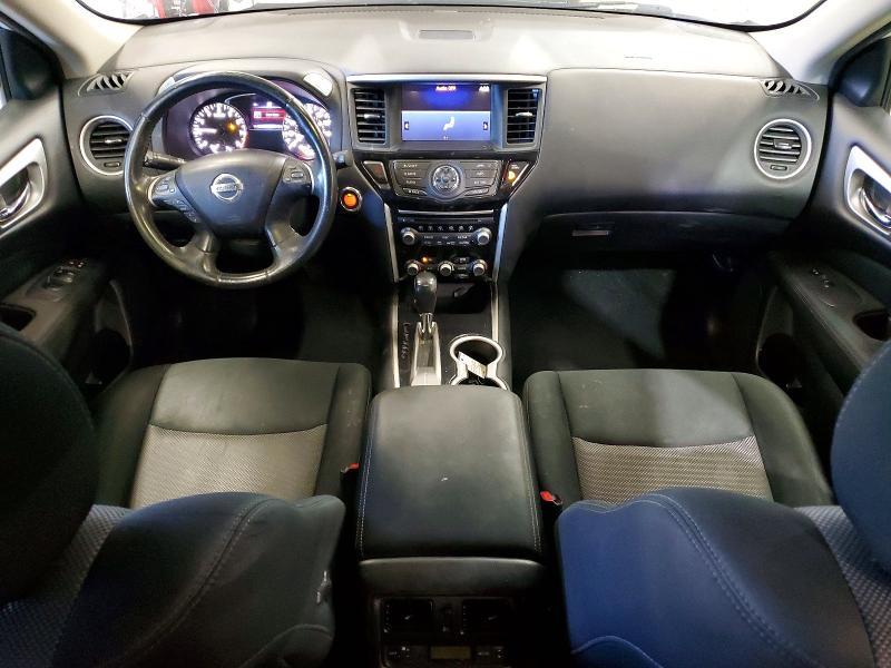 2017 Nissan Pathfinder sv