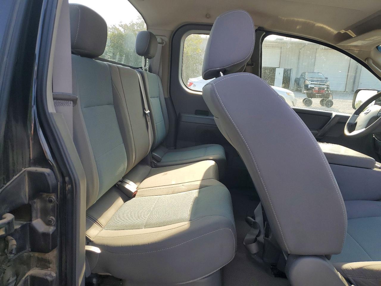 2005 Nissan Titan XE