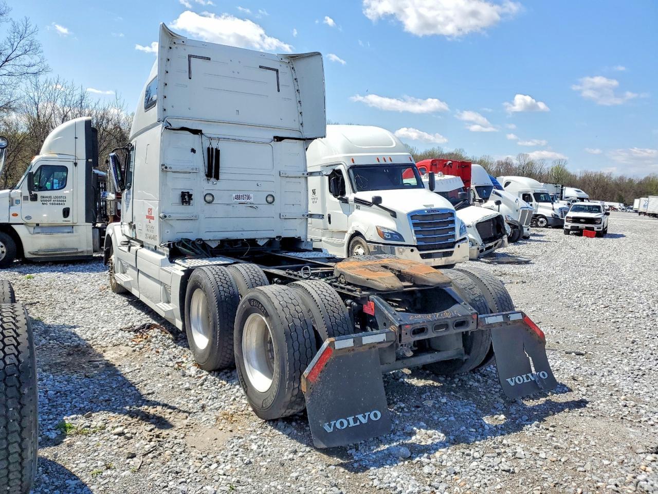 2016 Volvo VNL Semi Truck