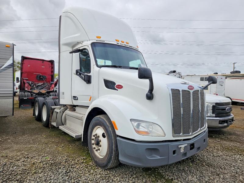 2018 Peterbilt 579 Semi Truck