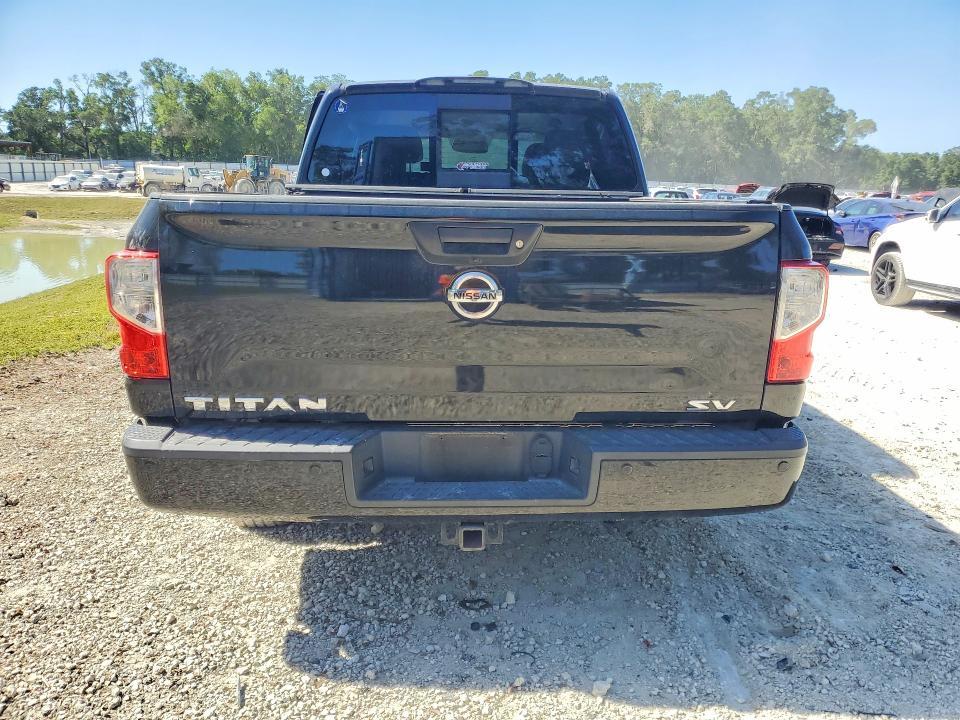 2017 Nissan Titan SV