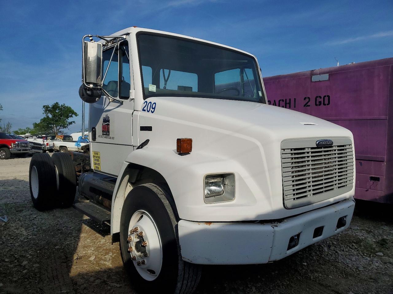 2004 Freightliner Medium CON-Truck Cab AND Chassis