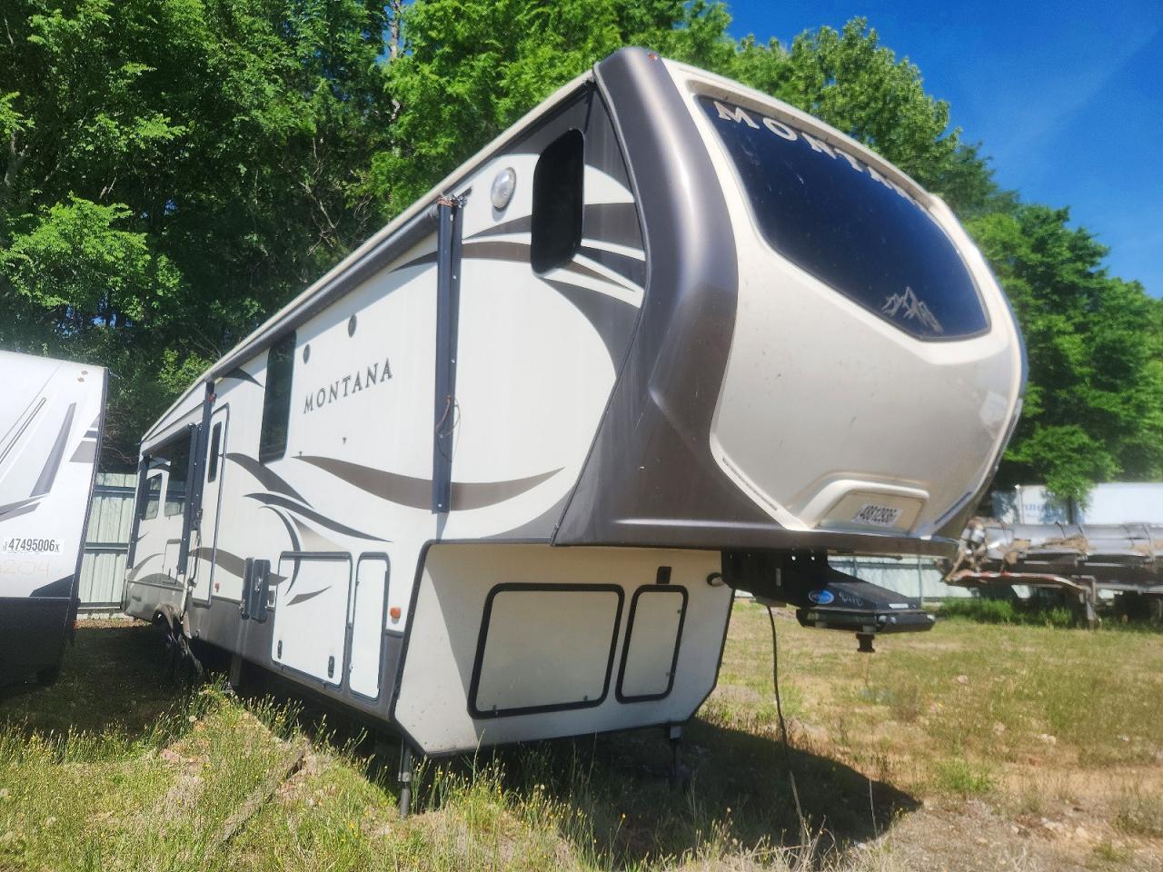 2018 Keystone Montana Camper