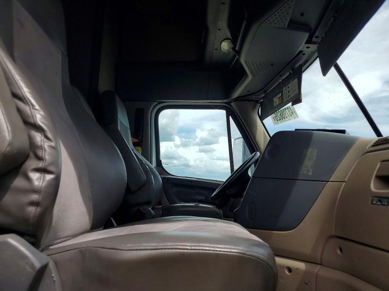 2017 Freigliner 2017 Freightliner Cascadia 125 Semi Truck