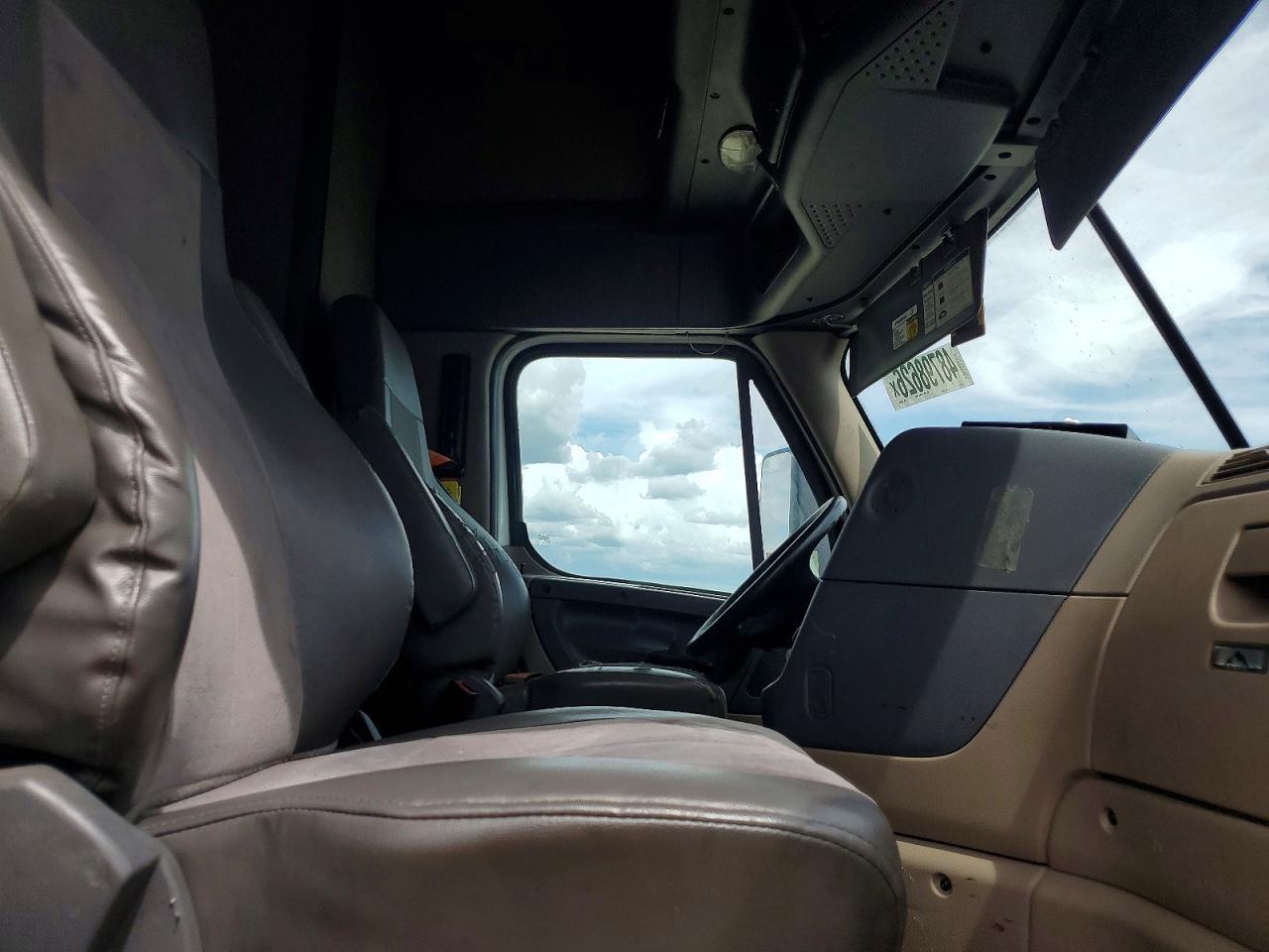 2017 Freigliner 2017 Freightliner Cascadia 125 Semi Truck