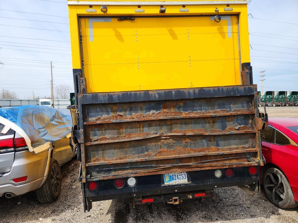 2017 GMC Savana box Truck