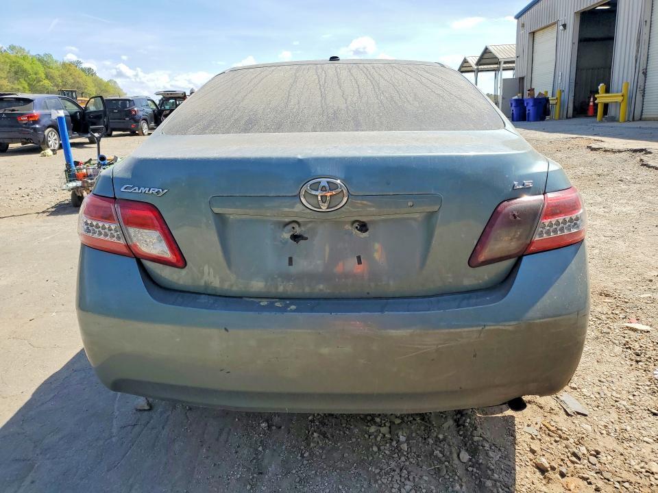 2010 Toyota Camry le