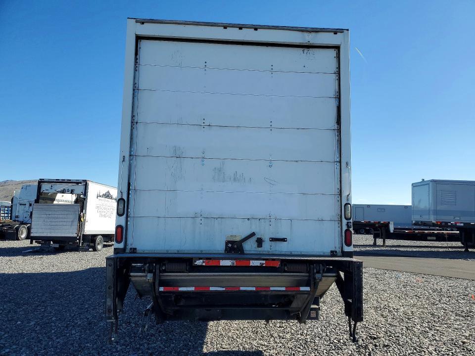 2017 Freightliner Business Class M2 BOX Truck