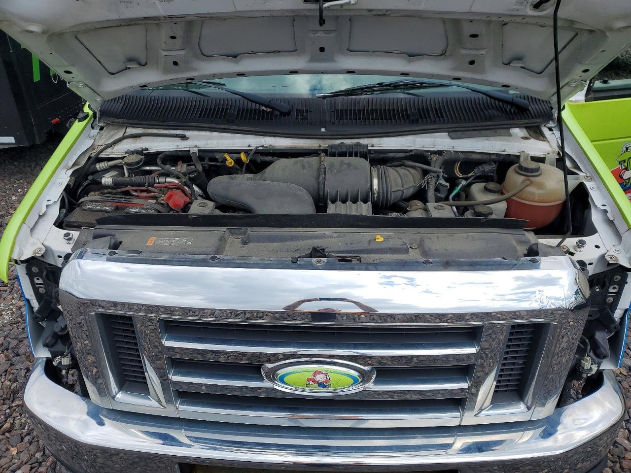 2018 Ford Econoline E350 Super Duty Cutaway Van