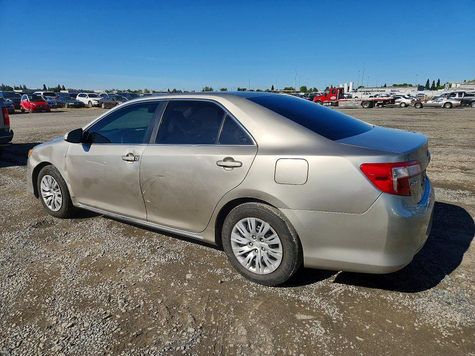 2014 Toyota Camry le