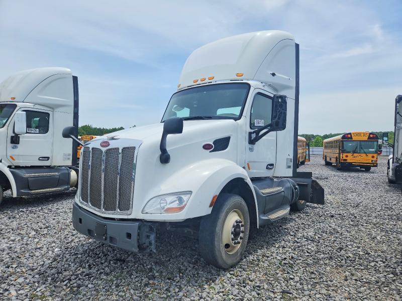 2018 Peterbilt 579 Semi Truck