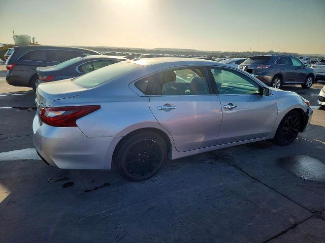 2018 Niss Altima 2.5 sv