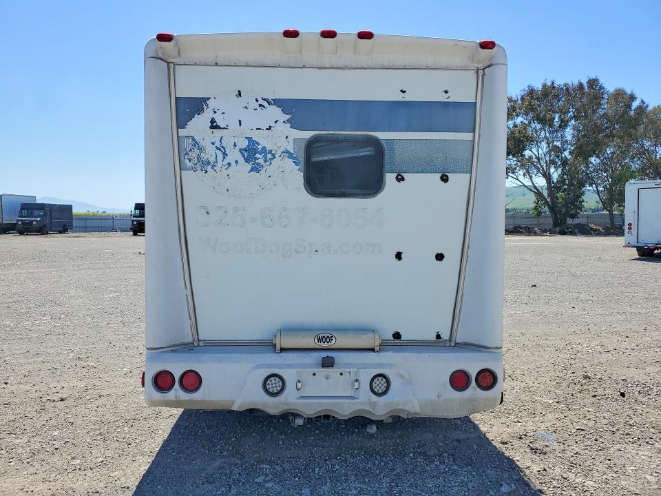 2005 Ford Econoline E350 Super Duty Cutaway Van