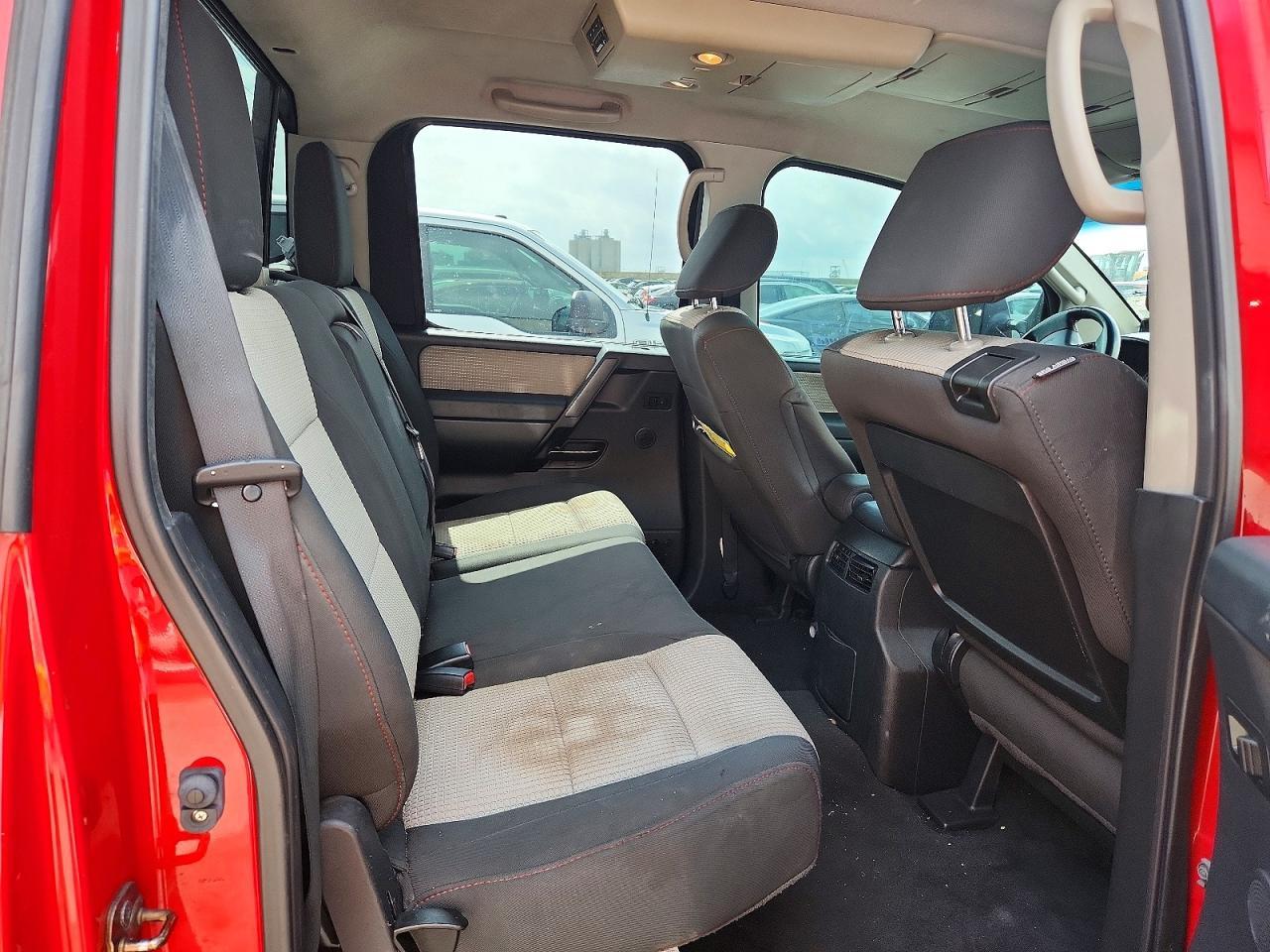 2012 Nissan Titan SV