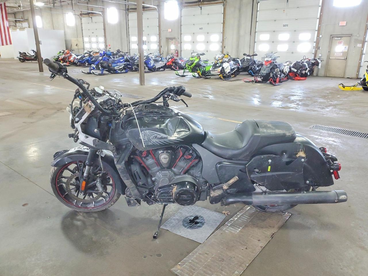 2022 Indian Motorcycle Co. Challenger Dark Horse