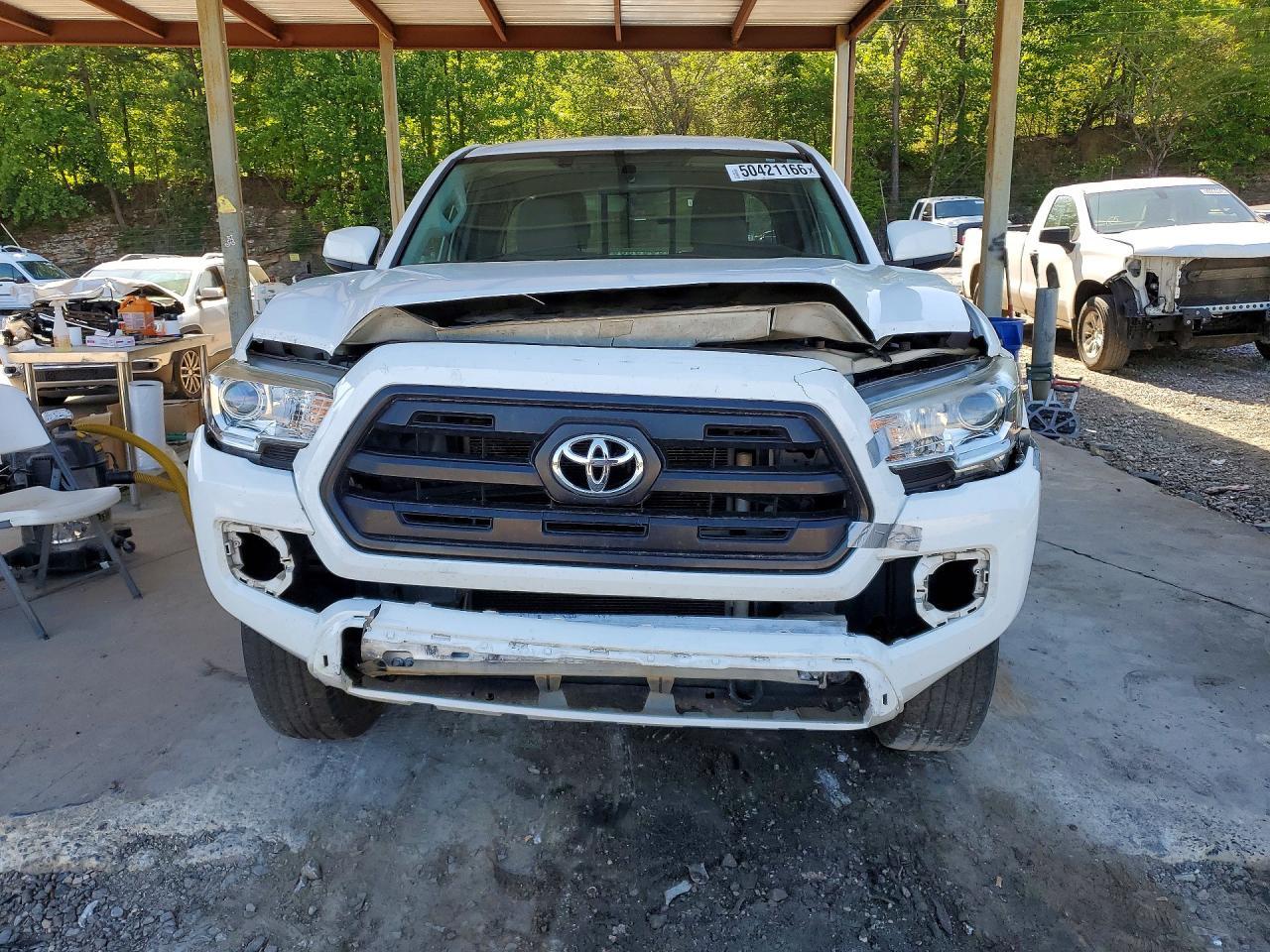 2016 Toyota Tacoma SR