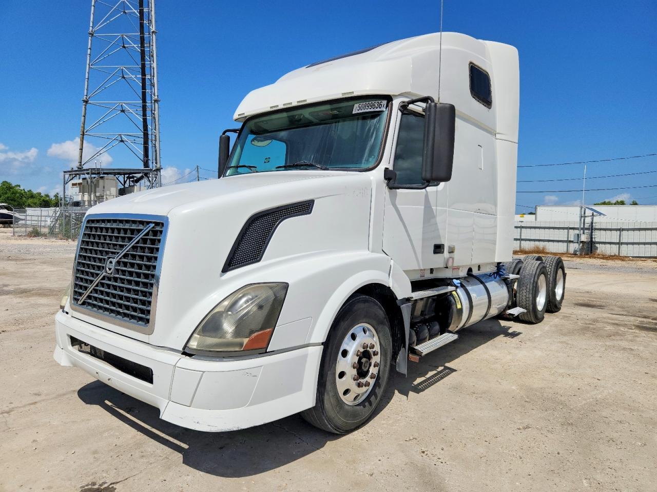 2012 Volvo VNL Semi Truck