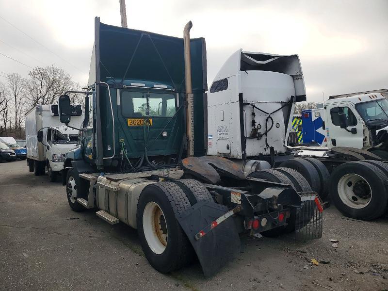 2017 Mack CXU612 Semi Truck