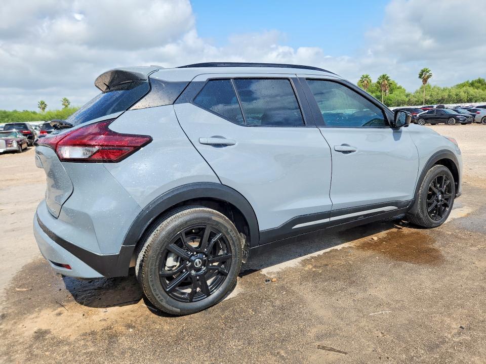 2021 Nissan Kicks sr