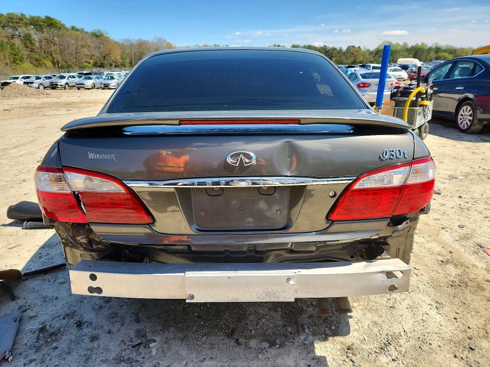 2000 Infiniti I30 Base