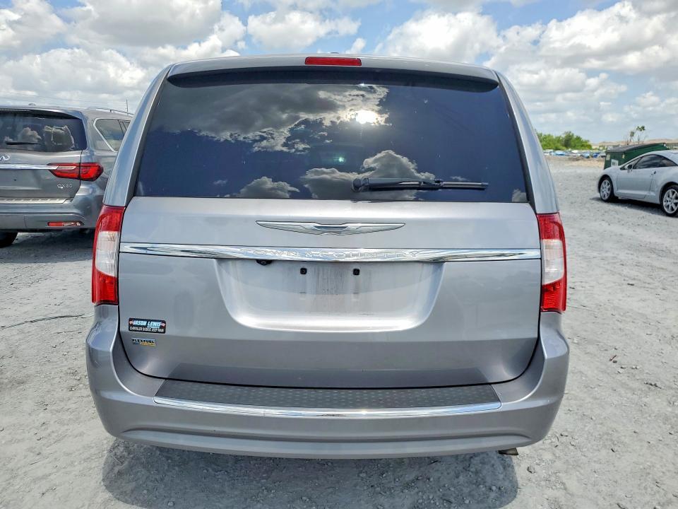 2016 Chrysler Town & Country Touring