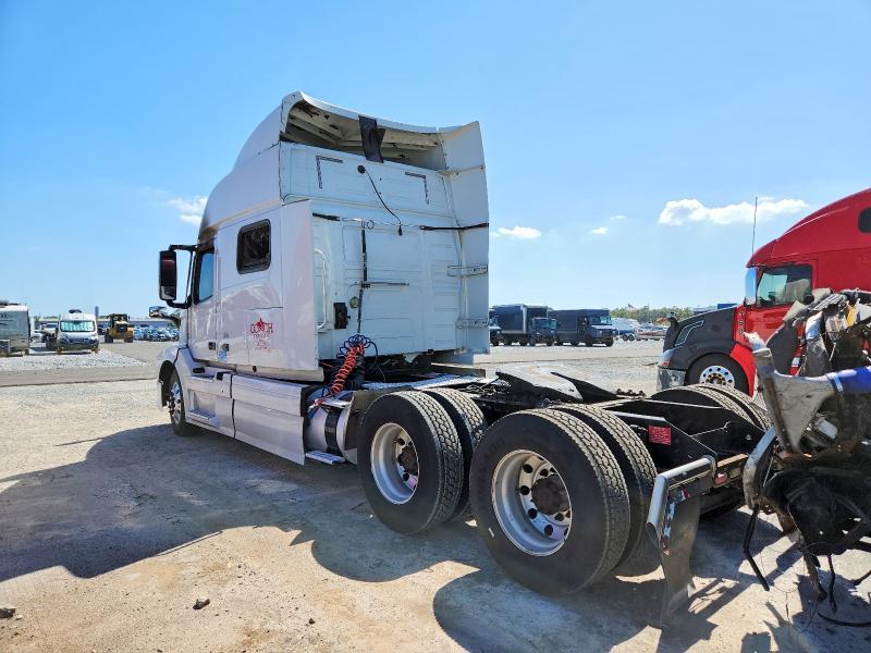 2014 Volvo Vnl Semi Truck