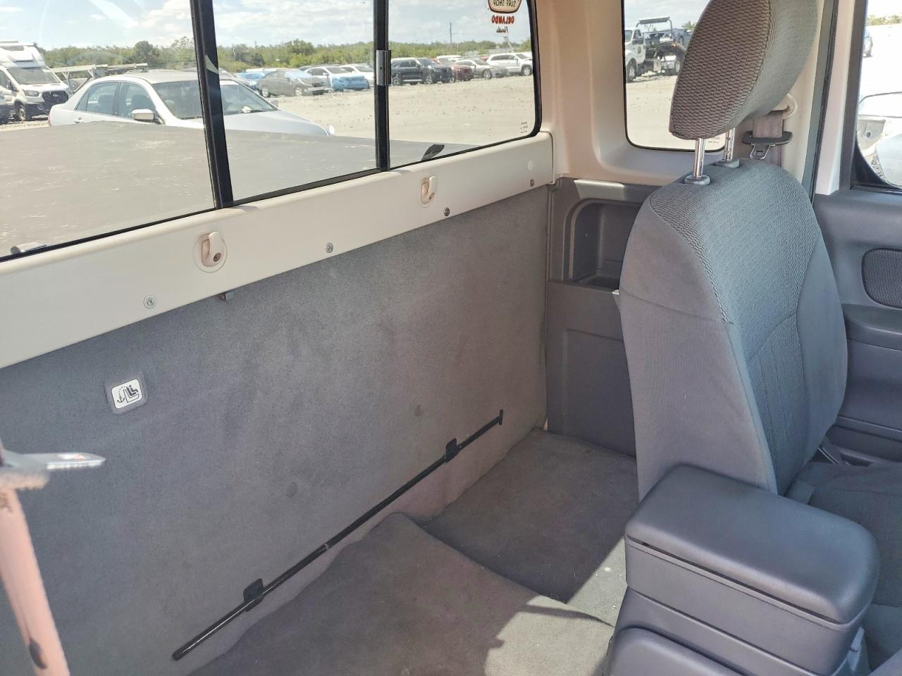 2003 Nissan Frontier XE-V6 Desert Runner