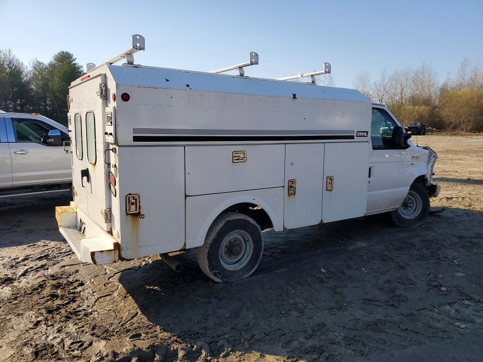 2017 Ford Econoline E350 Super Duty Cutaway Van