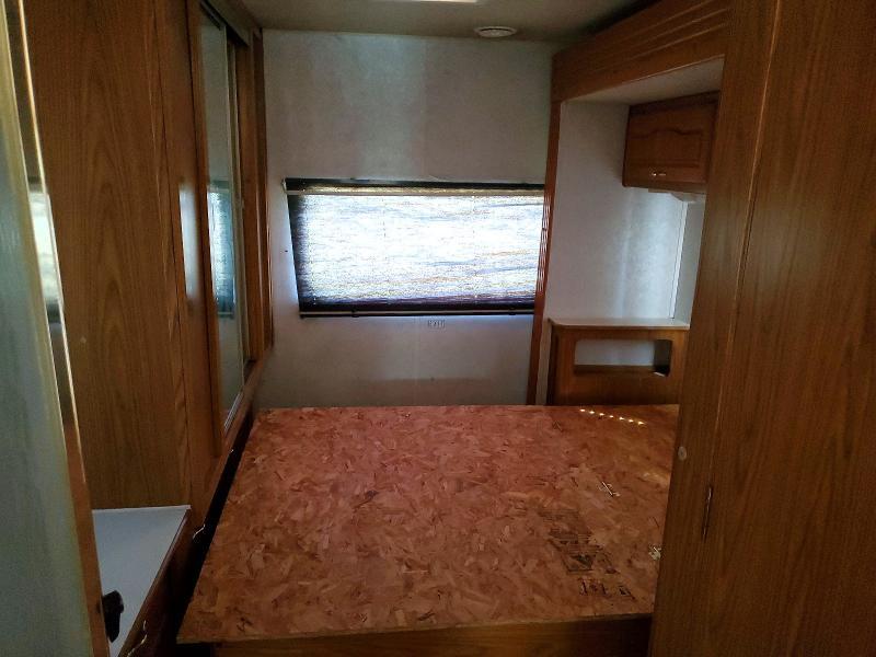 2000 Shasta Travelmaster RV