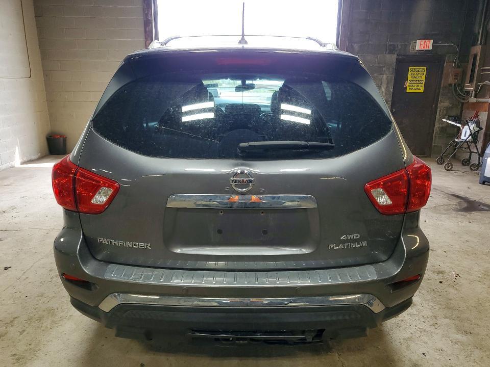 2017 Nissan Pathfinder Platinum