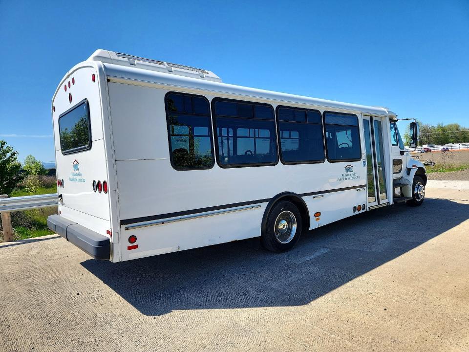 2011 Ic Corporation 3000 HC