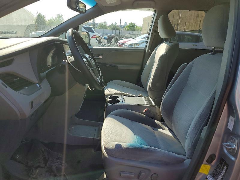 2016 Toyota Sienna le