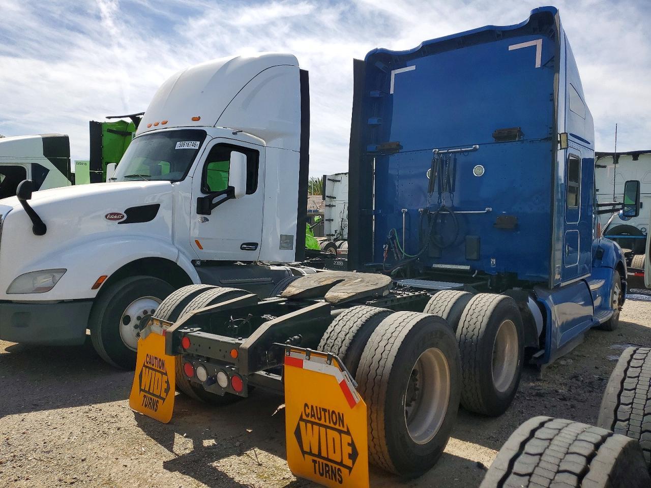 2017 Kenworth T680 Semi Truck