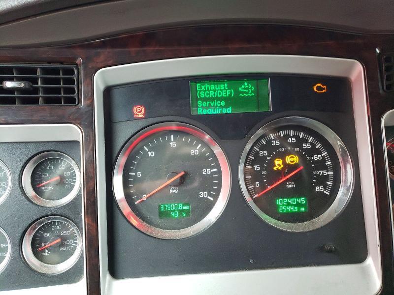 2013 Kenworth T660 Semi Truck