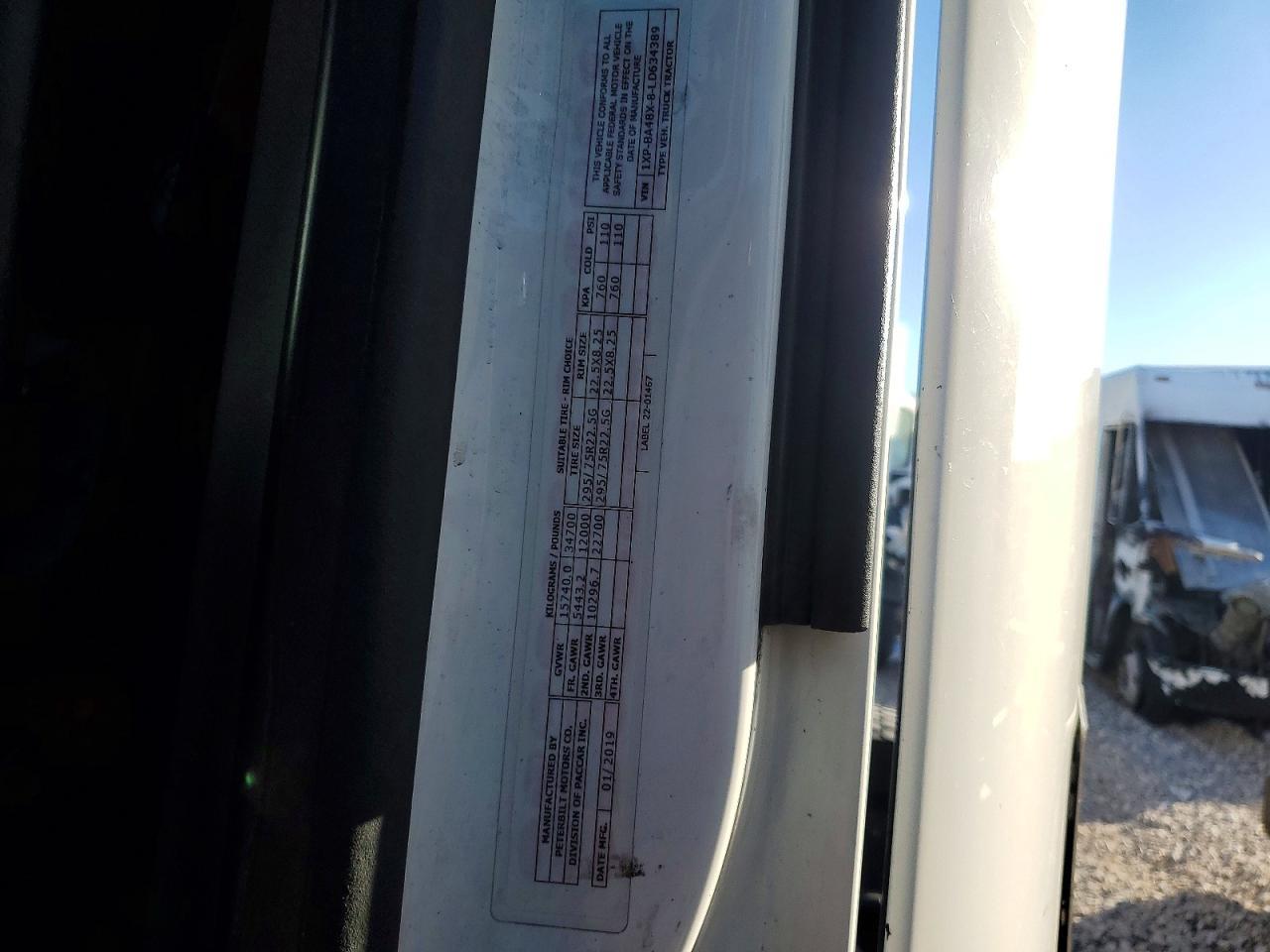 2020 Peterbilt 579 Semi Truck