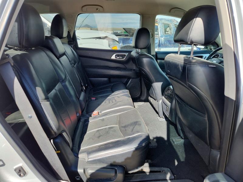 2017 Nissan Pathfinder sl