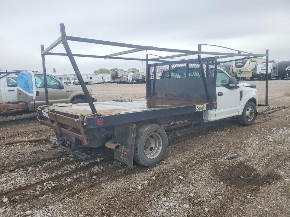 2019 Ford F350 Super Duty Flatbed Truck