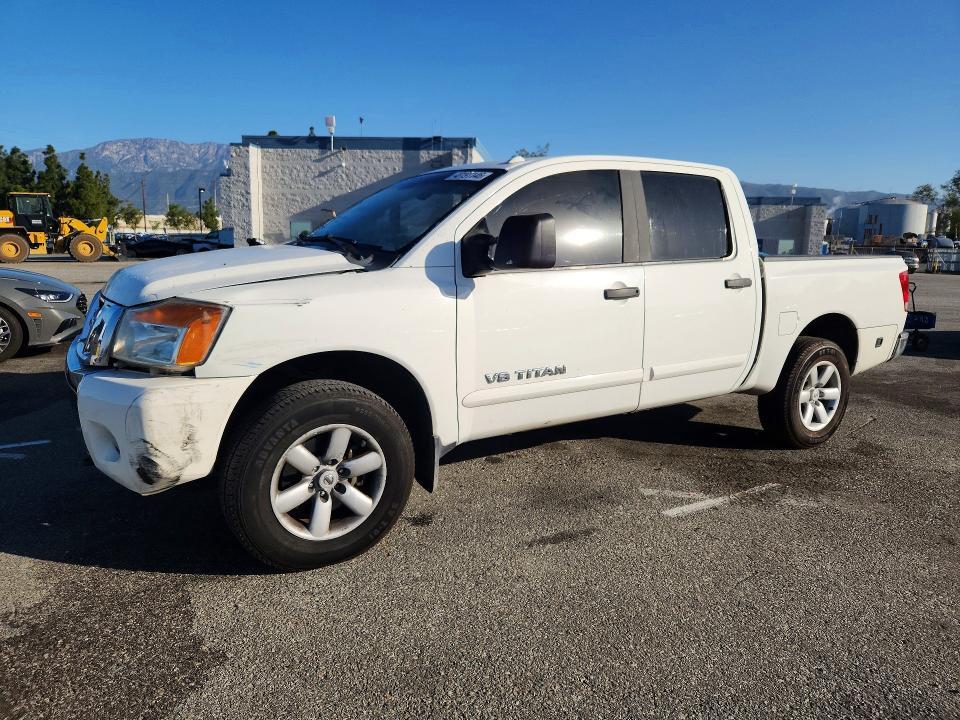 2013 Nissan Titan SV